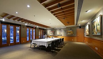 Brentwood Bay Resort & Spa