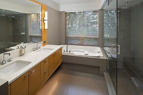 Brentwood Bay Resort & Spa