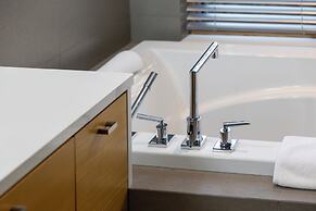 Brentwood Bay Resort & Spa