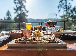 Brentwood Bay Resort & Spa