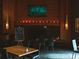 Brentwood Bay Resort & Spa