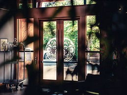 Brentwood Bay Resort & Spa