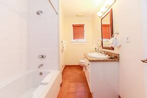 Poets Cove Resort & Spa