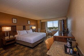 DoubleTree by Hilton Bay City - Riverfront