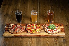 DoubleTree by Hilton Bay City - Riverfront