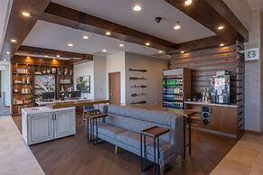 DoubleTree by Hilton Bay City - Riverfront