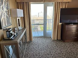 DoubleTree by Hilton Bay City - Riverfront