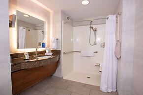 DoubleTree by Hilton Bay City - Riverfront