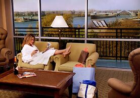 DoubleTree by Hilton Bay City - Riverfront