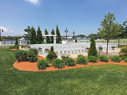 DoubleTree by Hilton Bay City - Riverfront