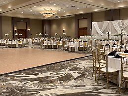 DoubleTree by Hilton Bay City - Riverfront