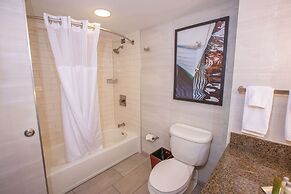 DoubleTree by Hilton Bay City - Riverfront
