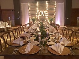 DoubleTree by Hilton Bay City - Riverfront