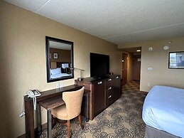 DoubleTree by Hilton Bay City - Riverfront