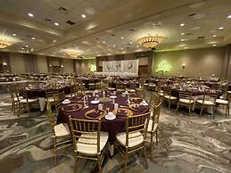 DoubleTree by Hilton Bay City - Riverfront