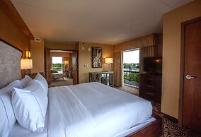 DoubleTree by Hilton Bay City - Riverfront
