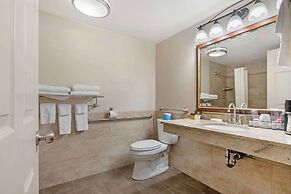 Best Western Plus Concord Inn