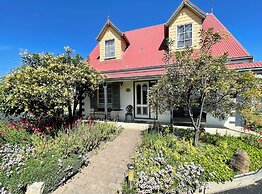 Swansea Cottages & Lodge Suites