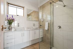 Swansea Cottages & Lodge Suites