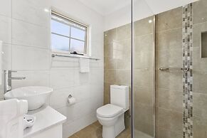 Swansea Cottages & Lodge Suites