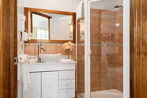 Swansea Cottages & Lodge Suites