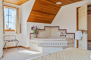 Swansea Cottages & Lodge Suites