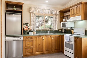 Swansea Cottages & Lodge Suites