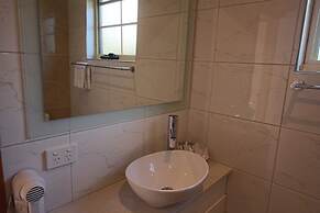 Swansea Cottages & Lodge Suites