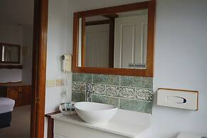 Swansea Cottages & Lodge Suites