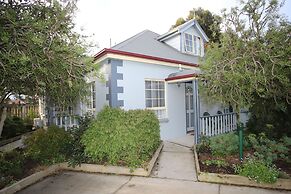 Swansea Cottages & Lodge Suites