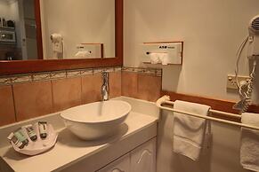 Swansea Cottages & Lodge Suites