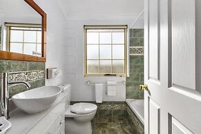 Swansea Cottages & Lodge Suites