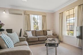 Swansea Cottages & Lodge Suites