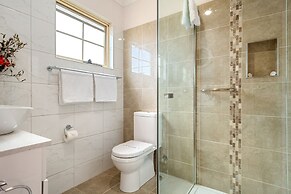 Swansea Cottages & Lodge Suites