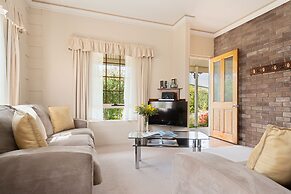 Swansea Cottages & Lodge Suites