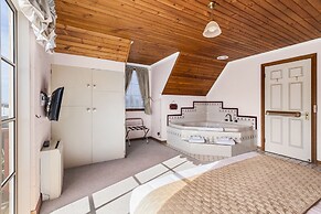 Swansea Cottages & Lodge Suites