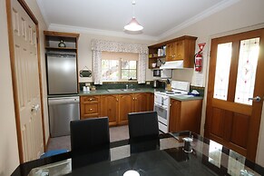 Swansea Cottages & Lodge Suites