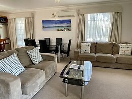 Swansea Cottages & Lodge Suites