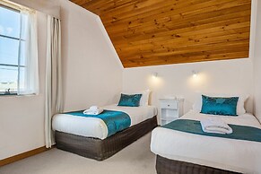 Swansea Cottages & Lodge Suites