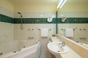 Gateway on Monash Boutique Hotel