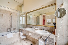 Grand Hotel National