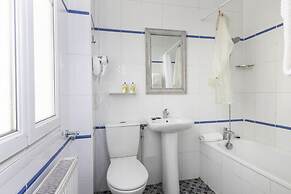 Le Régent Montmartre by Hiphophostels