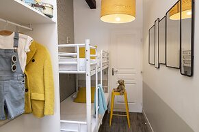 Le Régent Montmartre by Hiphophostels