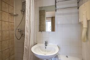 Le Régent Montmartre by Hiphophostels