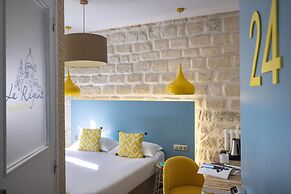 Le Régent Montmartre by Hiphophostels