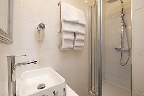 Le Régent Montmartre by Hiphophostels