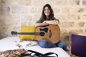 Le Régent Montmartre by Hiphophostels