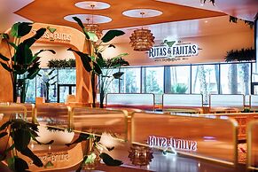 CasaBlanca Resort and Casino