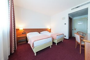 Airport Hotel
