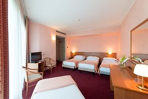 Airport Hotel